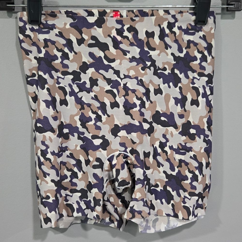 π’ Spanx Light Control PerforatedβShorts Size S/P in camo